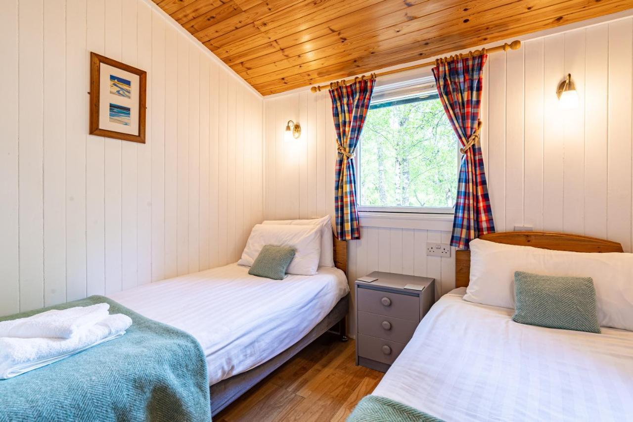 Heather Lodge 10 With Hot Tub Belladrum Ngoại thất bức ảnh